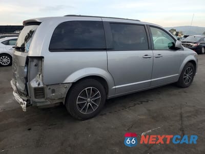 Trzecie zdjęcie samochodu z tyłu: 2019 DODGE GRAND CARAVAN GT VIN:2C4RDGEG2KR521269 - miniatura