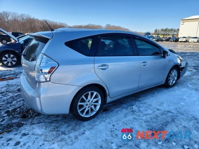 Trzecie zdjęcie samochodu z tyłu: 2013 TOYOTA PRIUS V VIN:JTDZN3EU6D3207955 - miniatura