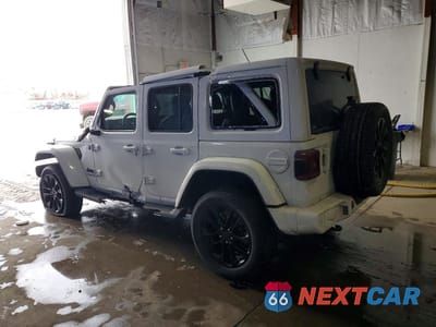 Drugie zdjęcie samochodu z przodu: 2021 JEEP WRANGLER UNLIMITED SAHARA VIN:1C4HJXEG5MW524505 - miniatura