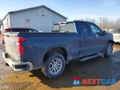 Trzecie zdjęcie samochodu z tyłu: 2020 CHEVROLET SILVERADO K1500 LT VIN:1GCRYDED5LZ338755 - miniatura