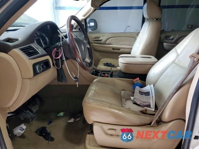 Zdjęcie 7 z 12 samochodu: 2009 CADILLAC ESCALADE ESV LUXURY VIN:1GYFK26249R261515 - miniatura