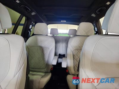 Zdjęcie 10 z 12 samochodu: 2025 BMW X7 XDRIVE40I VIN:5UX23EM07S9Z89841 - miniatura
