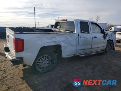 Trzecie zdjęcie samochodu z tyłu: 2018 CHEVROLET SILVERADO K1500 LTZ VIN:1GCVKSEC3JZ308937 - miniatura