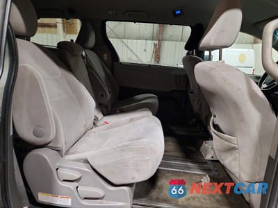 Zdjęcie 11 z 13 samochodu: 2015 TOYOTA SIENNA LE VIN:5TDKK3DC6FS547630 - miniatura