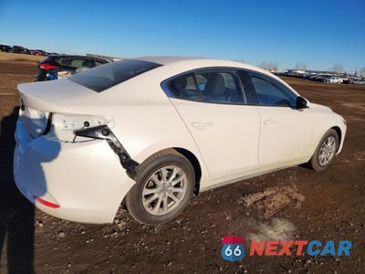 Trzecie zdjęcie samochodu z tyłu: 2025 MAZDA 3 SELECT SPORT VIN:JM1BPABMXS1798353 - miniatura