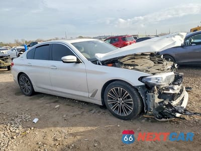Czwarte zdjęcie samochodu z boku: 2019 BMW 530E VIN:WBAJA9C59KB389769 - miniatura