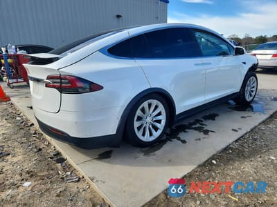 Trzecie zdjęcie samochodu z tyłu: 2020 TESLA MODEL X VIN:5YJXCAE28LF237752 - miniatura