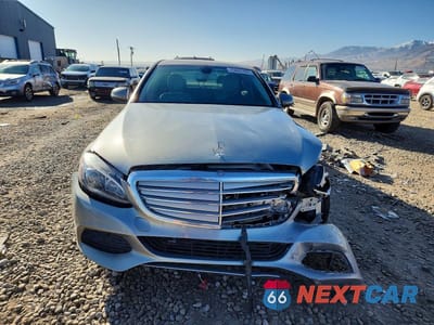 Piąte zdjęcie samochodu w środku: 2015 MERCEDES-BENZ C 300 VIN:55SWF4JB5FU070327 - miniatura