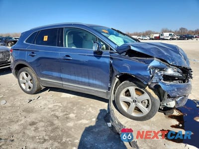 Czwarte zdjęcie samochodu z boku: 2018 LINCOLN MKC PREMIERE VIN:5LMCJ1D90JUL23265 - miniatura