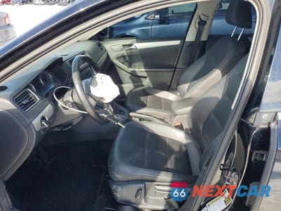 Zdjęcie 7 z 12 samochodu: 2013 VOLKSWAGEN JETTA VIN:3VWDP7AJ3DM367200 - miniatura