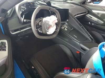 Zdjęcie 8 z 13 samochodu: 2021 CHEVROLET CORVETTE STINGRAY 3LT VIN:1G1YC2D42M5125571 - miniatura