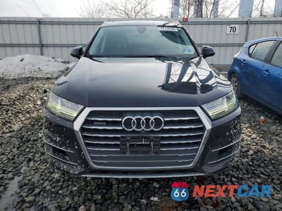 Piąte zdjęcie samochodu w środku: 2017 AUDI Q7 PRESTIGE VIN:WA1VAAF76HD025528 - miniatura