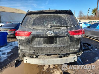Zdjęcie 6 z 14 samochodu: 2018 TOYOTA HIGHLANDER SE VIN:5TDJZRFH3JS870612 - miniatura