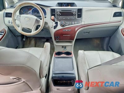 Zdjęcie 8 z 12 samochodu: 2013 TOYOTA SIENNA XLE 8-PASSENGER VIN:5TDYK3DC2DS362272 - miniatura