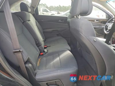 Zdjęcie 11 z 12 samochodu: 2016 KIA SORENTO LX VIN:5XYPGDA36GG075039 - miniatura