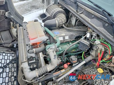 Zdjęcie 7 z 10 samochodu: 2020 VOLVO VNR SEMI TRUCK VIN:4V4WC9EG3LN266734 - miniatura