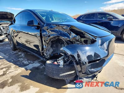 Czwarte zdjęcie samochodu z boku: 2025 TESLA MODEL Y VIN:7SAYGDEFXSF265227 - miniatura