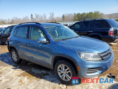 Czwarte zdjęcie samochodu z boku: 2017 VOLKSWAGEN TIGUAN S VIN:WVGAV7AX6HK018301 - miniatura