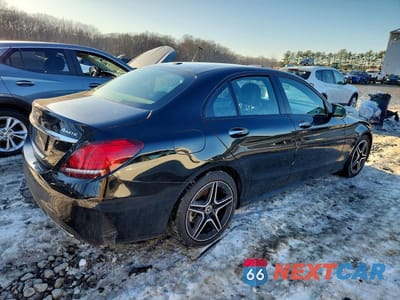 Trzecie zdjęcie samochodu z tyłu: 2019 MERCEDES-BENZ C 300 4MATIC VIN:55SWF8EB2KU293128 - miniatura