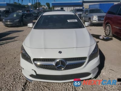 Piąte zdjęcie samochodu w środku: 2019 MERCEDES-BENZ CLA 250 4MATIC VIN:WDDSJ4GB9KN736726 - miniatura