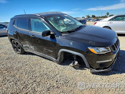 Czwarte zdjęcie samochodu z boku: 2019 JEEP COMPASS LATITUDE VIN:3C4NJDBBXKT740704 - miniatura