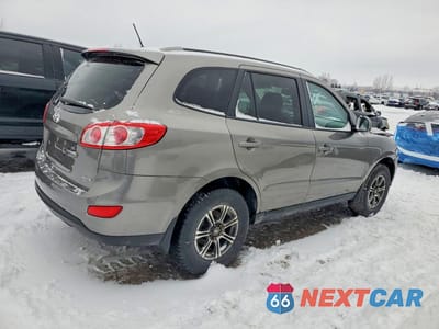 Trzecie zdjęcie samochodu z tyłu: 2012 HYUNDAI SANTA FE GLS VIN:5XYZGDAG0CG139579 - miniatura