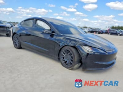 Czwarte zdjęcie samochodu z boku: 2024 TESLA MODEL 3 VIN:5YJ3E1EA5RF872467 - miniatura
