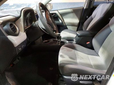 Zdjęcie 7 z 12 samochodu: 2013 TOYOTA RAV4 XLE VIN:JTMRFREV3DD025116 - miniatura