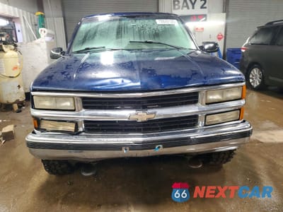 Piąte zdjęcie samochodu w środku: 1999 CHEVROLET TAHOE K1500 VIN:1GNEK13R2XJ354176 - miniatura