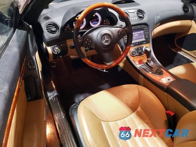 Zdjęcie 8 z 11 samochodu: 2009 MERCEDES-BENZ SL 550 VIN:WDBSK71F69F150427 - miniatura