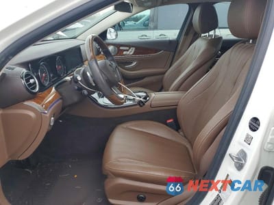 Zdjęcie 7 z 12 samochodu: 2017 MERCEDES-BENZ E 300 4MATIC VIN:WDDZF4KB8HA110608 - miniatura