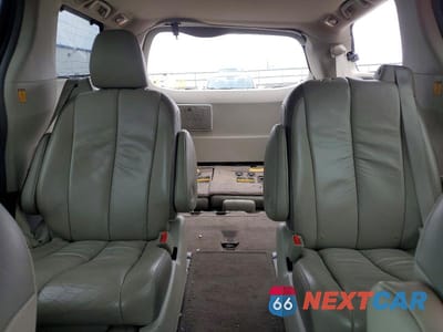 Zdjęcie 10 z 14 samochodu: 2011 TOYOTA SIENNA XLE VIN:5TDDK3DC8BS023818 - miniatura