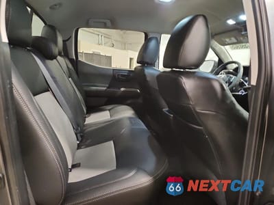 Zdjęcie 10 z 12 samochodu: 2019 TOYOTA TACOMA DOUBLE CAB VIN:3TMCZ5AN1KM200797 - miniatura
