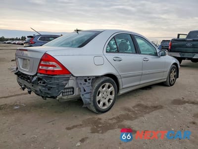 Trzecie zdjęcie samochodu z tyłu: 2005 MERCEDES-BENZ C 240 VIN:WDBRF61J95A694090 - miniatura