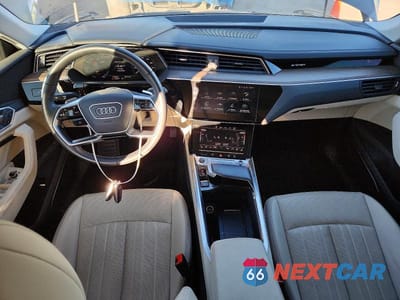 Zdjęcie 8 z 12 samochodu: 2024 AUDI Q8 E-TRON PREMIUM PLUS VIN:WA15AAGE6RB004317 - miniatura