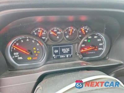 Zdjęcie 9 z 12 samochodu: 2021 CHEVROLET SILVERADO C1500 VIN:1GCRWAEK7MZ371776 - miniatura