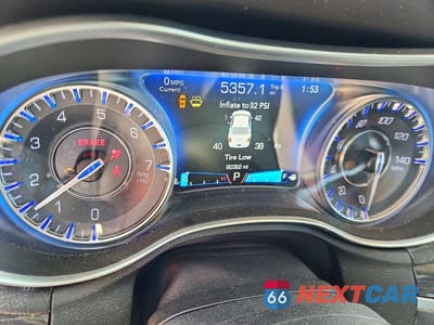 Zdjęcie 9 z 12 samochodu: 2016 CHRYSLER 300 LIMITED VIN:2C3CCAAG1GH190620 - miniatura