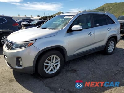 2015 KIA SORENTO LX 5XYKT4A62FG551608 - główne zdjęcie licytacji z USA - miniatura
