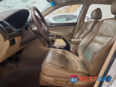 Zdjęcie 7 z 11 samochodu: 2004 HONDA ACCORD EX VIN:JHMCM56824C035136 - miniatura
