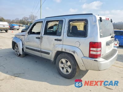 Drugie zdjęcie samochodu z przodu: 2010 JEEP LIBERTY SPORT VIN:1J4PP2GK2AW132649 - miniatura