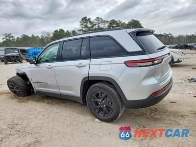 Drugie zdjęcie samochodu z przodu: 2025 JEEP GRAND CHEROKEE LAREDO VIN:1C4RJGAG4SC295419 - miniatura