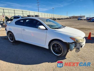 Czwarte zdjęcie samochodu z boku: 2007 SCION TC SPEC VIN:JTKDE177370160369 - miniatura