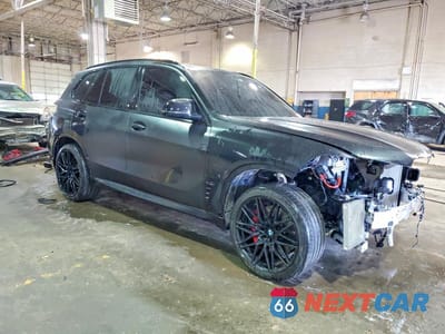 Czwarte zdjęcie samochodu z boku: 2026 BMW X5 M COMPETITION VIN:5YM13ET02T9108597 - miniatura