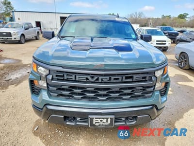 Piąte zdjęcie samochodu w środku: 2025 CHEVROLET SILVERADO K1500 TRAIL BOSS CUSTOM VIN:3GCUKCEDXSG391682 - miniatura