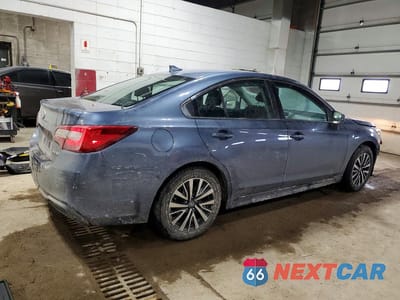 Trzecie zdjęcie samochodu z tyłu: 2018 SUBARU LEGACY 2.5I PREMIUM VIN:4S3BNAC61J3011668 - miniatura