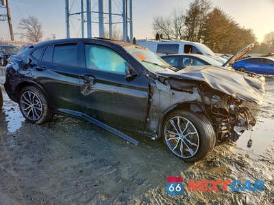 Czwarte zdjęcie samochodu z boku: 2020 BMW X4 XDRIVE30I VIN:5UX2V1C08L9B90031 - miniatura