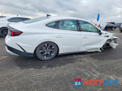 Trzecie zdjęcie samochodu z tyłu: 2024 HYUNDAI SONATA SEL VIN:KMHL64JA8RA400871 - miniatura