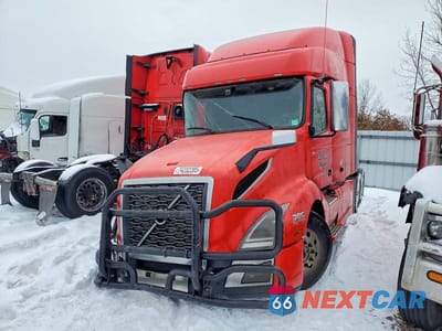 Drugie zdjęcie samochodu z przodu: 2024 VOLVO VN VNL VIN:4V4NC9EH8RN655883 - miniatura