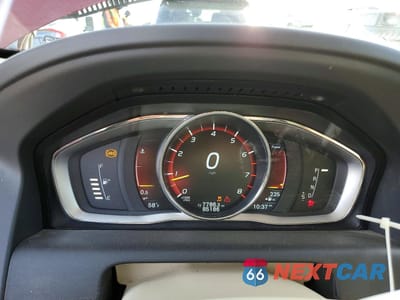 Zdjęcie 9 z 12 samochodu: 2016 VOLVO XC60 T5 PREMIER VIN:YV4612RK4G2916876 - miniatura