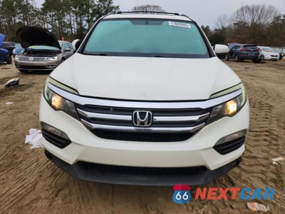 Piąte zdjęcie samochodu w środku: 2017 HONDA PILOT EXL VIN:5FNYF6H55HB070692 - miniatura